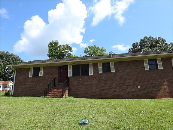 3rd image of 729 Darlington St