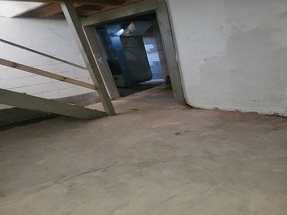 4th image of 7844 W Gilford Rd