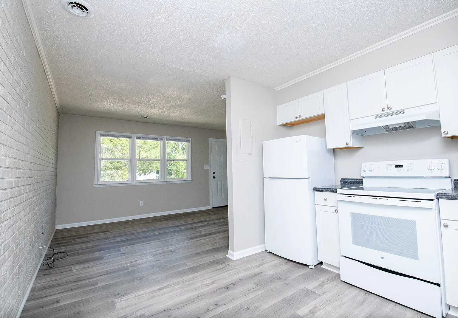 Suburb St / Scott St / Matthews St - 532 Matthews St — Photo 4