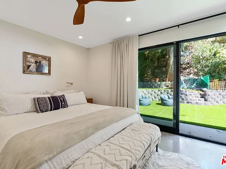 2820 Nichols Canyon Pl — Photo 37