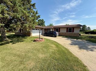 1035 W Pine Ave, Mount Morris, MI 48458