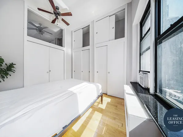 211 West 53rd Street image 4 of 11