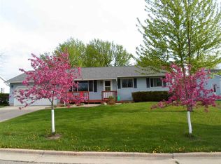 505 Ernstmeyer Dr, Baraboo, WI 53913