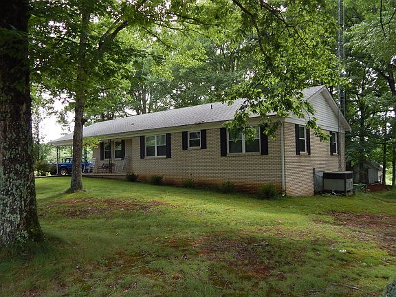 2nd image of 2261 Waynesboro Hwy