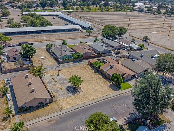 4th image of 240 E 10th St Lot 34