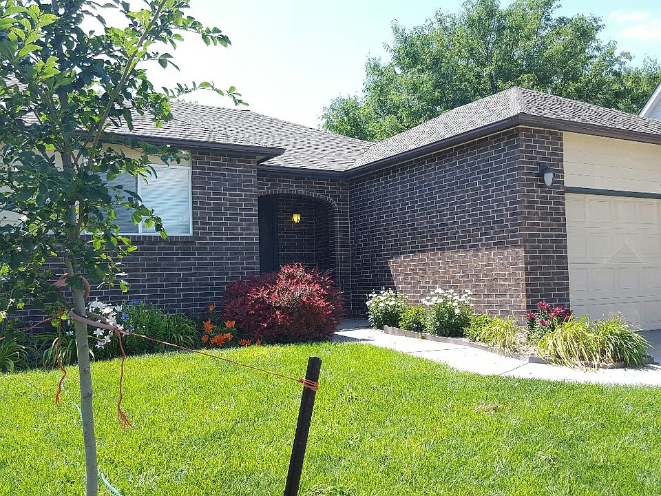 1st image of 2303 Commanche Dr