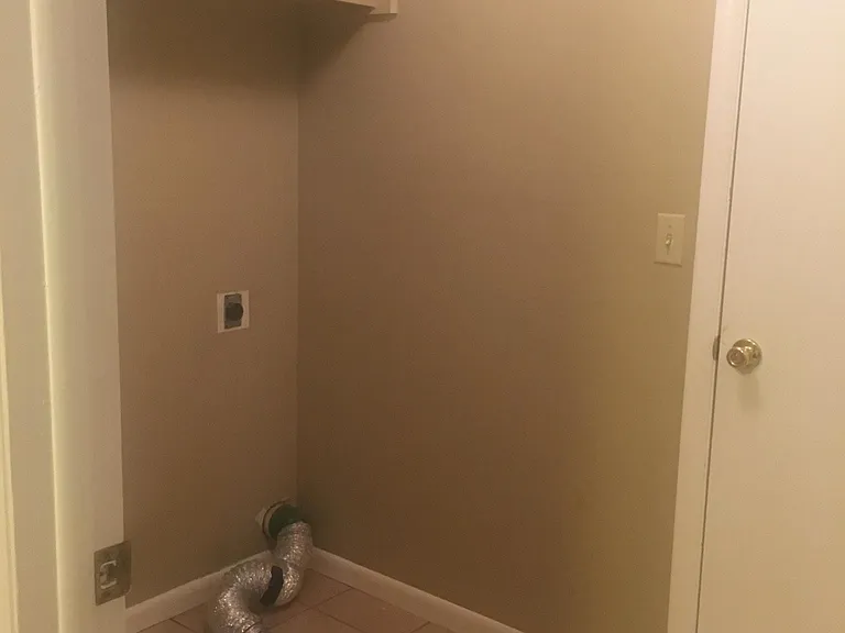 834 N Lola Ln — Photo 7