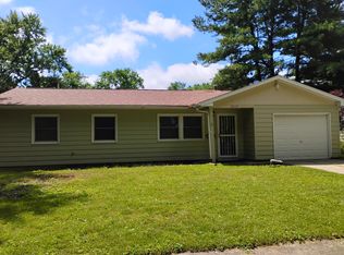 2113 Lantern Hill Dr, Urbana, IL 61802