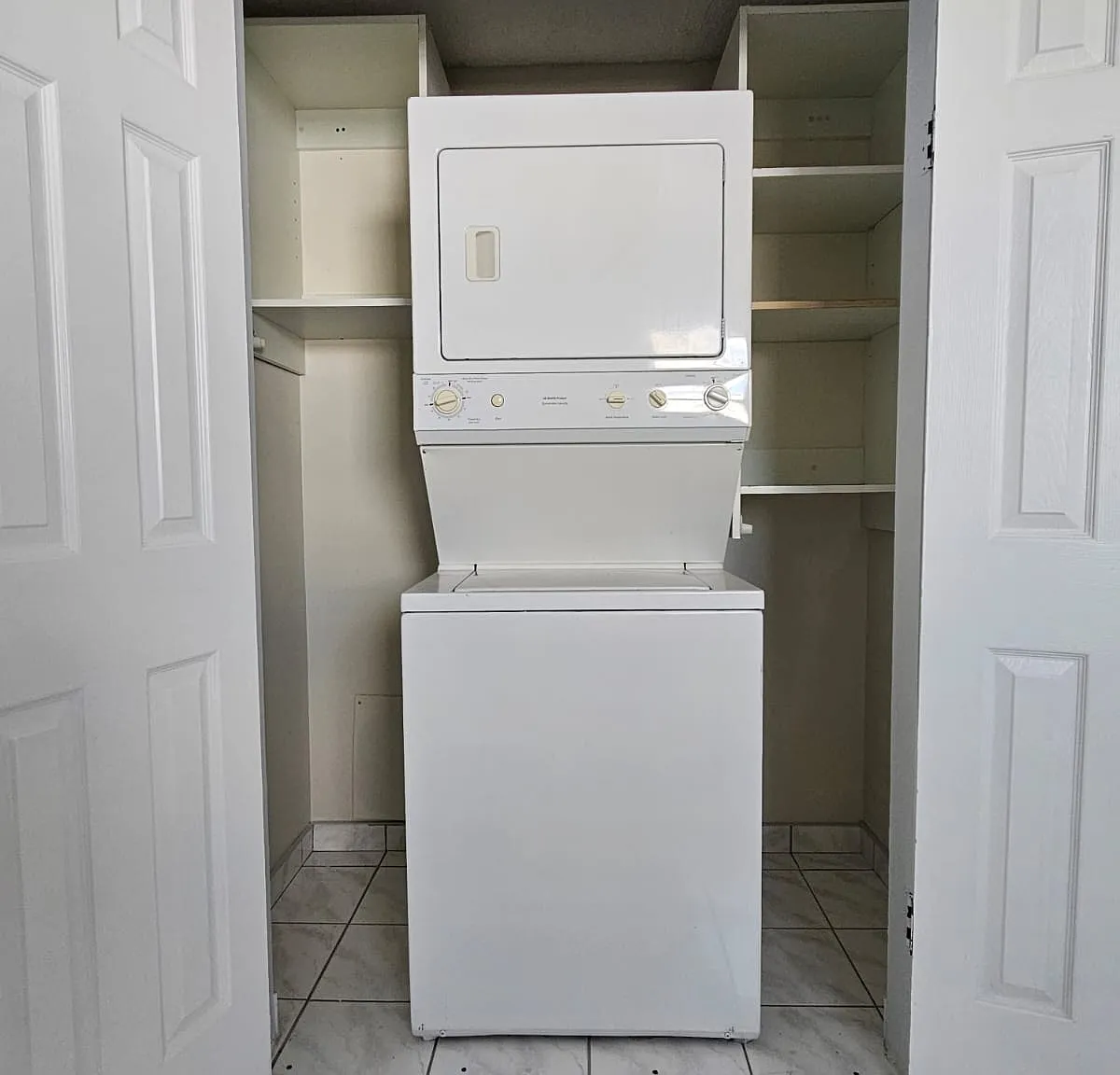 2 bed, 800 sqft, $1,200 — Photo 2