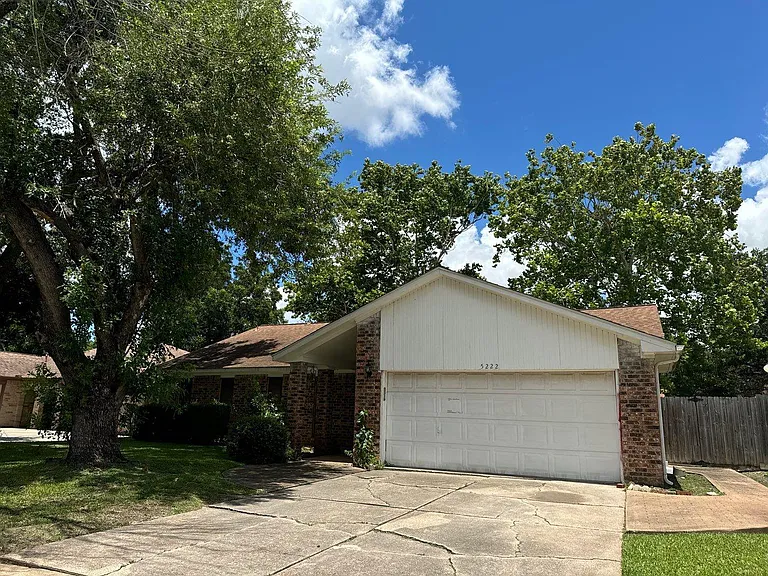 5222 Valley View Dr — Photo 2