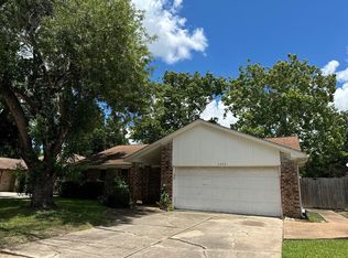 5222 Valley View Dr, La Porte, TX 77571