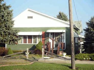 824 S Market St, Hoopeston, IL 60942