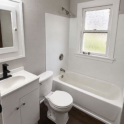5th image of 9400 Orleans Ave