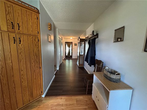 4th image of 3309 Prairie Ave