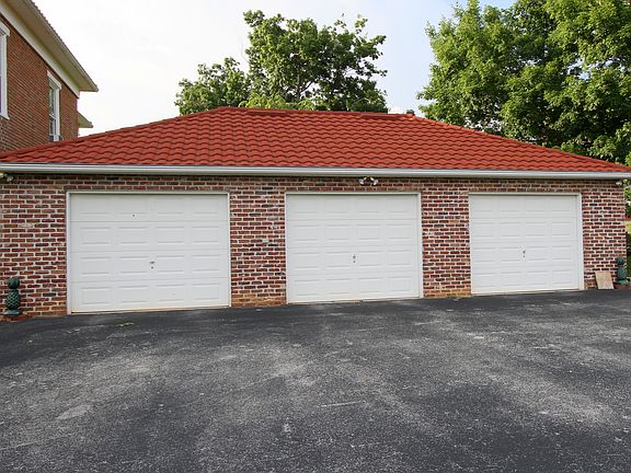 Three car garage
