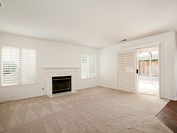 5th image of 1345 Linsay Pl