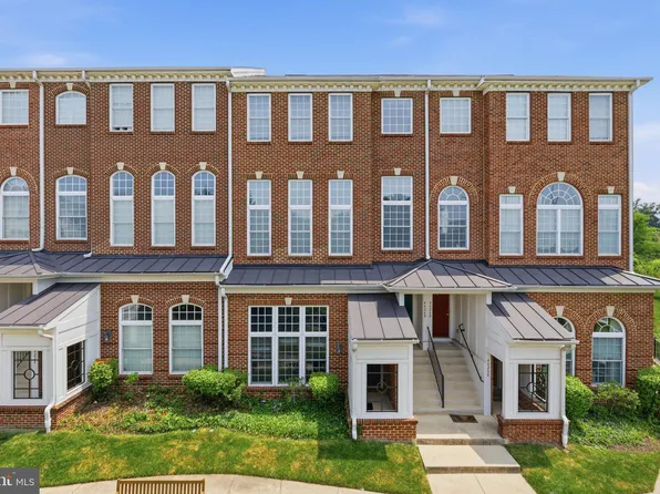 4424 Eastwick Ct #B-402b, Fairfax, VA 22033