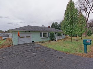 5-77 Creekside Cir, Castleton, NY 12033