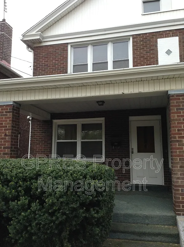 1316 Wightman St photo 1