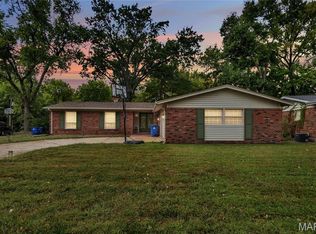 1730 Parktree Ln, Saint Louis, MO 63138