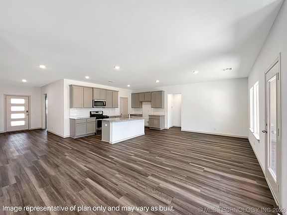 5th image of 7019 E 154th Pl