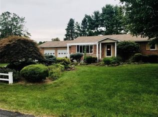 3741 Clover Dr, Center Valley, PA 18034