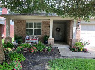 910 Honeysuckle Vine Dr, Rosenberg, TX 77469