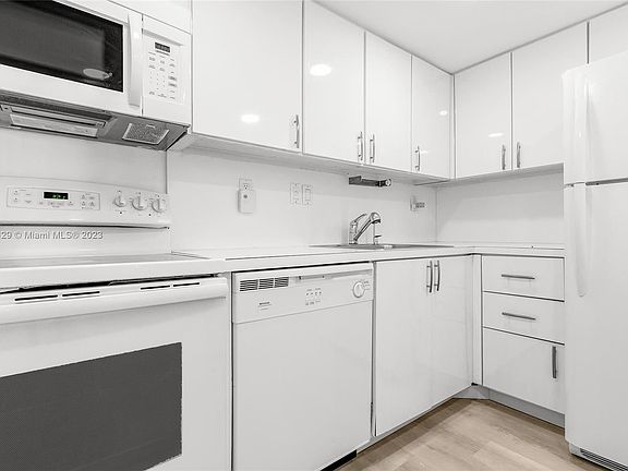 5th image of 3731 N Country Club Dr APT 522