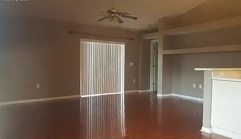 10620 Deepbrook Dr — Photo 2