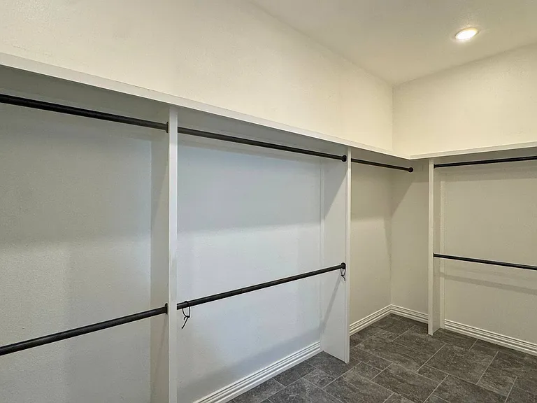 8 Gilbert Rd — Photo 36