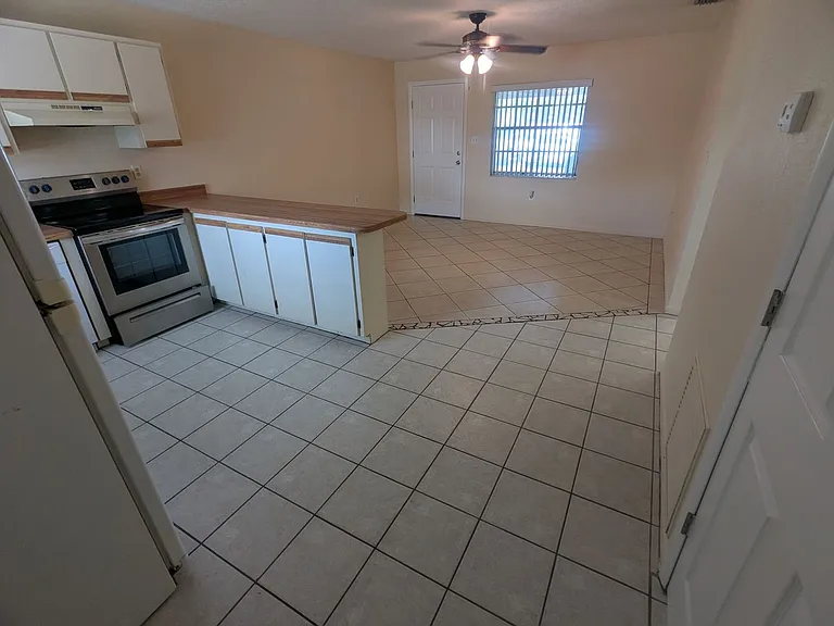 824 N Saint Clair Abrams Ave — Photo 3