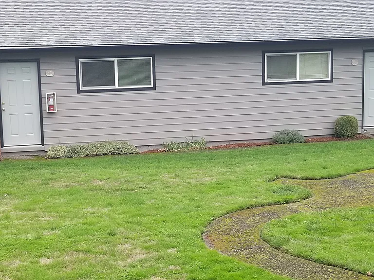 Country Lane Apartments — Photo 17