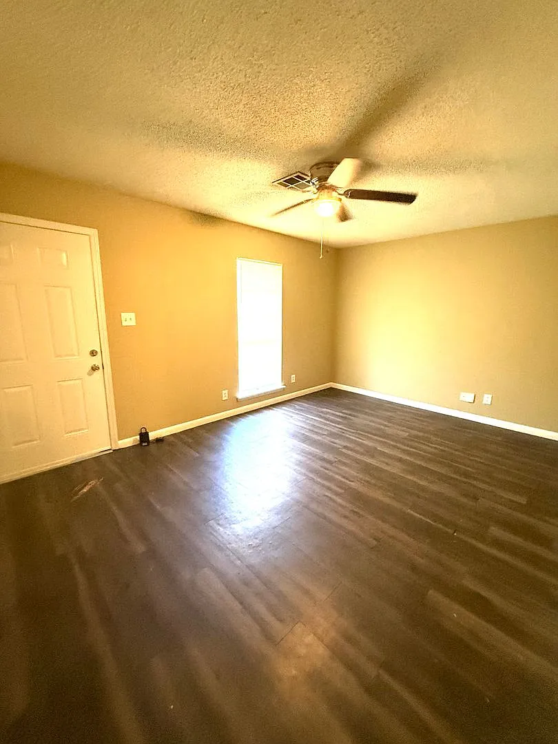 Building Photo - 428 Fieldbrook Dr