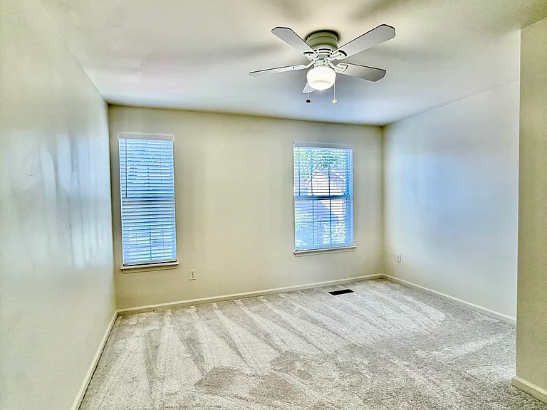 419 Jacobsen Dr — Photo 14