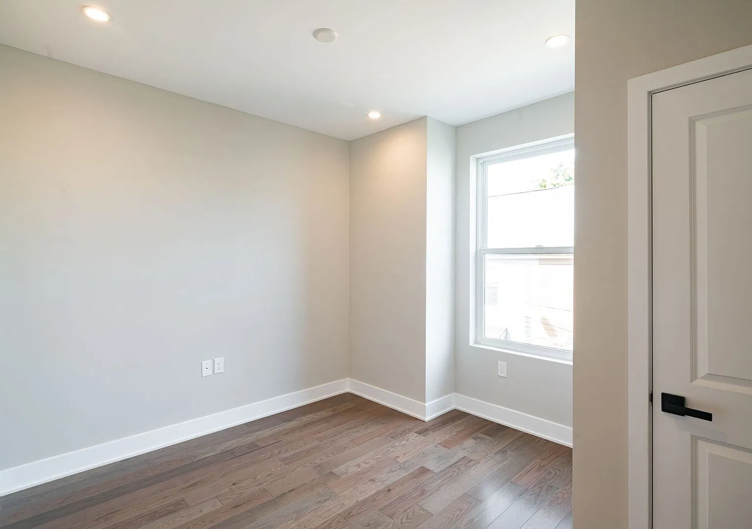 Brand New Luxury Temple Student Housing — Photo 4