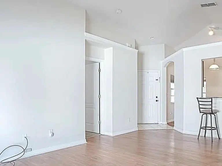 2624 Hollow Ln — Photo 4