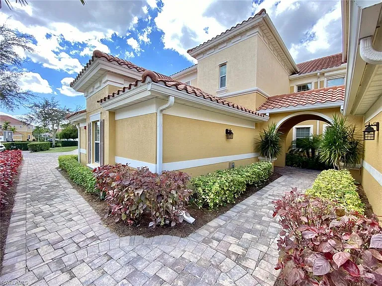 12908 New Market St #201 — Photo 36