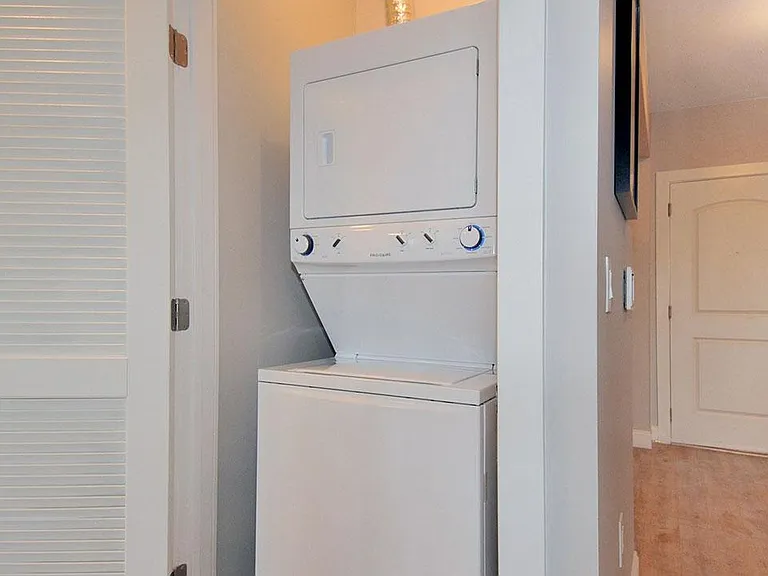6400 Jefferson St #306 — Photo 3