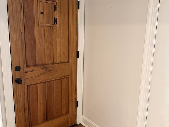 4th image of 110 Westwood 6th Ave