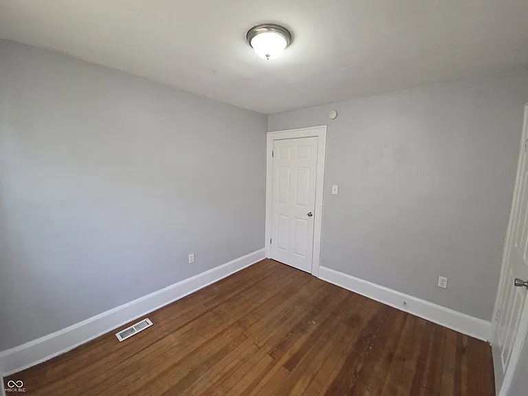 1339 Lee St — Photo 14