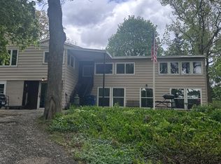 27 Glen Ave #2, Fox Lake, IL 60020