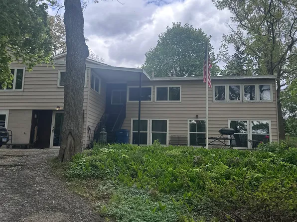 27 Glen Ave #2, Fox Lake, IL 60020