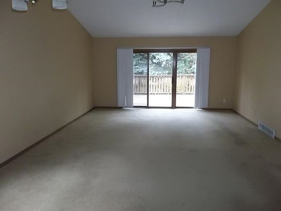 3rd image of 1448 Temple Cir