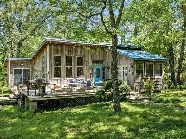 456 Solar Rd, Pineville, AR 72566