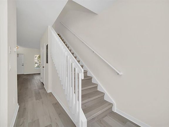 5th image of 13370 Daniels Landing Cir