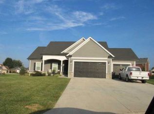 8709 Brookhollow Ct, Charlestown, IN 47111