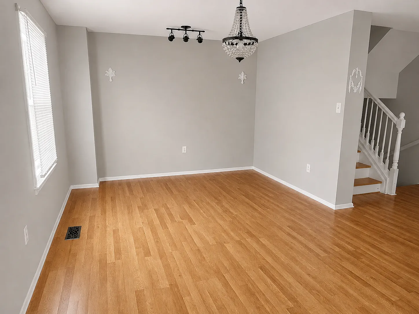3 bed, 3.5 bath, 1400 sqft, $3,180 — Photo 2