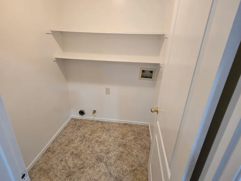 9708 Laurel Park Ave — Photo 8
