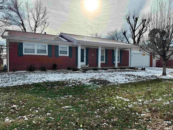 1803 W Warren St, Marion, IL 62959