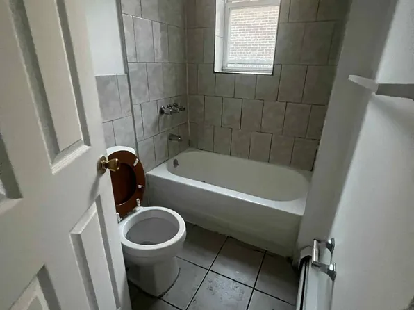 9 Vroom Street image 4 of 11